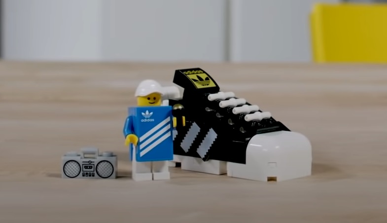 screenshot of the gift-with purchase for the adidas superstar set