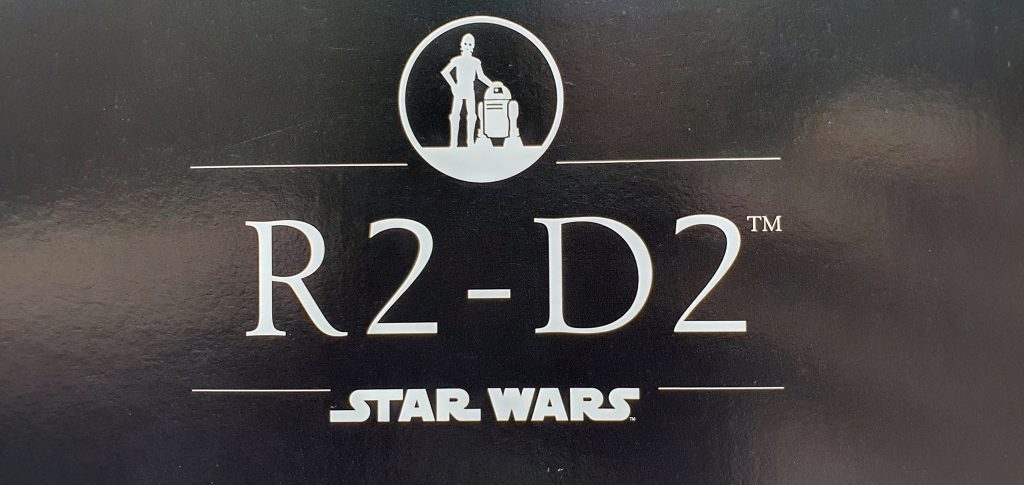 picture of the custom silhouette on the box of the r2d2 lego set